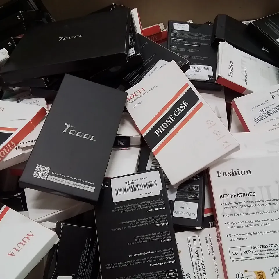 PALLET CONTAINING VERY LARGE AMOUNT OF BRAND NEW PHONE CASES [MODELS AND MAKES VARY]