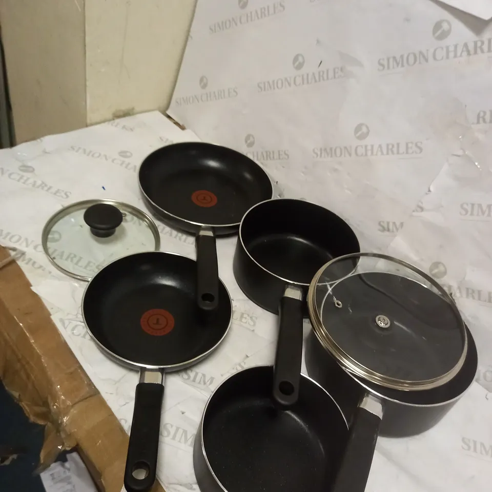 TEFAL ESSENTIAL COOKWARE SET