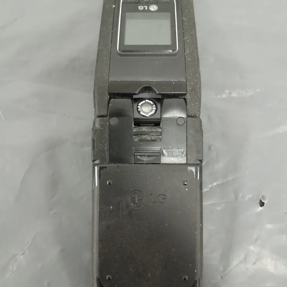 LG FLIP PHONE - MODEL UNSPECIFIED
