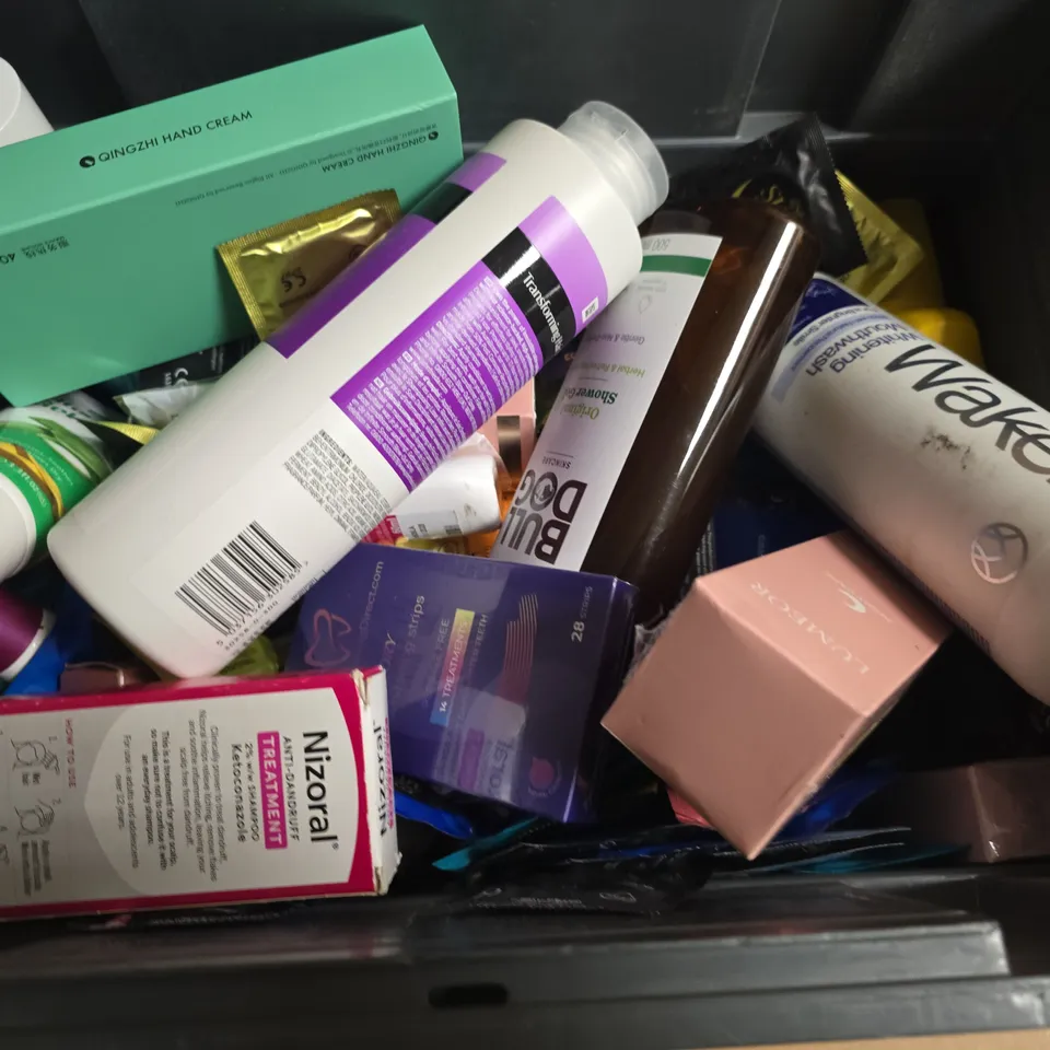 APPROXIMATELY 15 ASSORTED HEALTH & BEAUTY PRODUCTS TO INCLUDE SHAMPOO'S, CONDOM AND BULL DOG