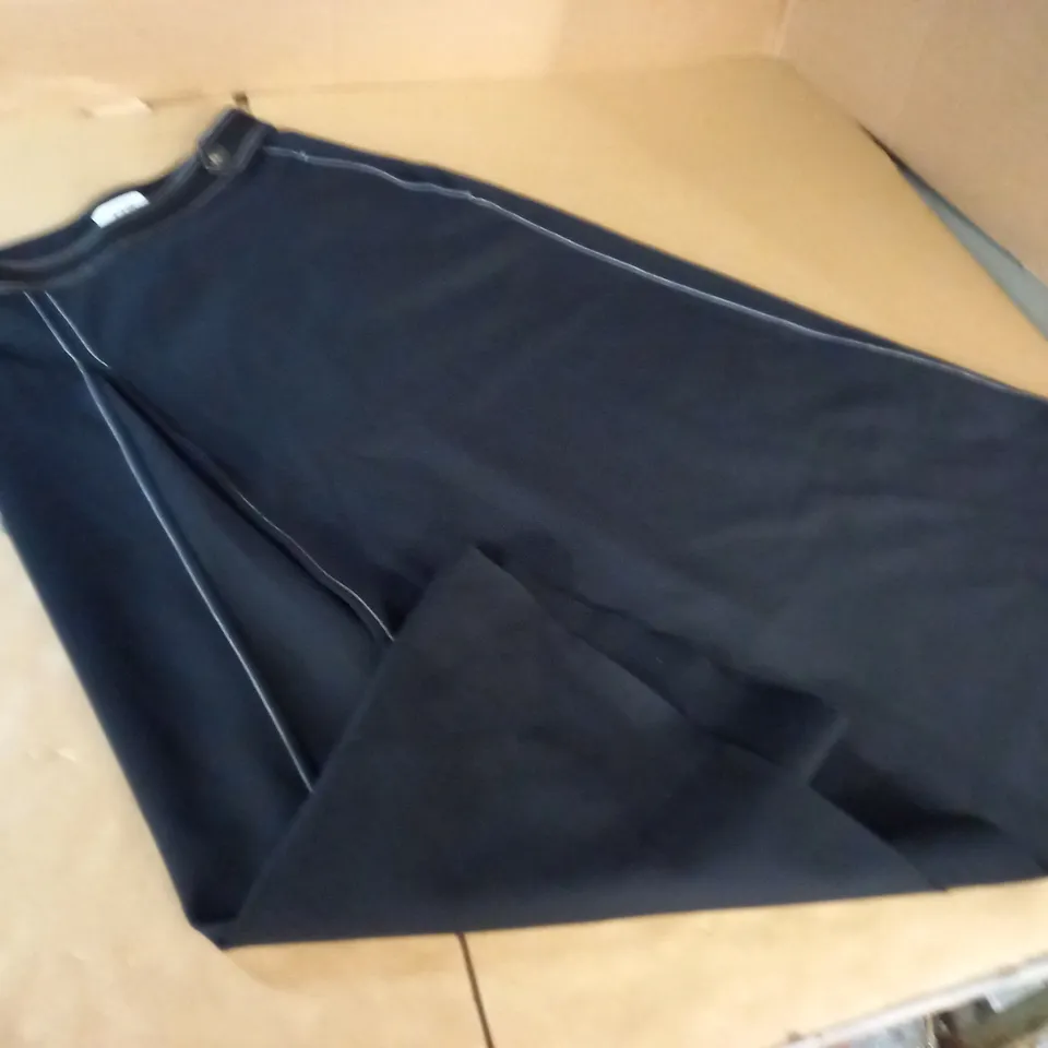 COS BLACK LONGLINE FLARED SKIRT - EUR S