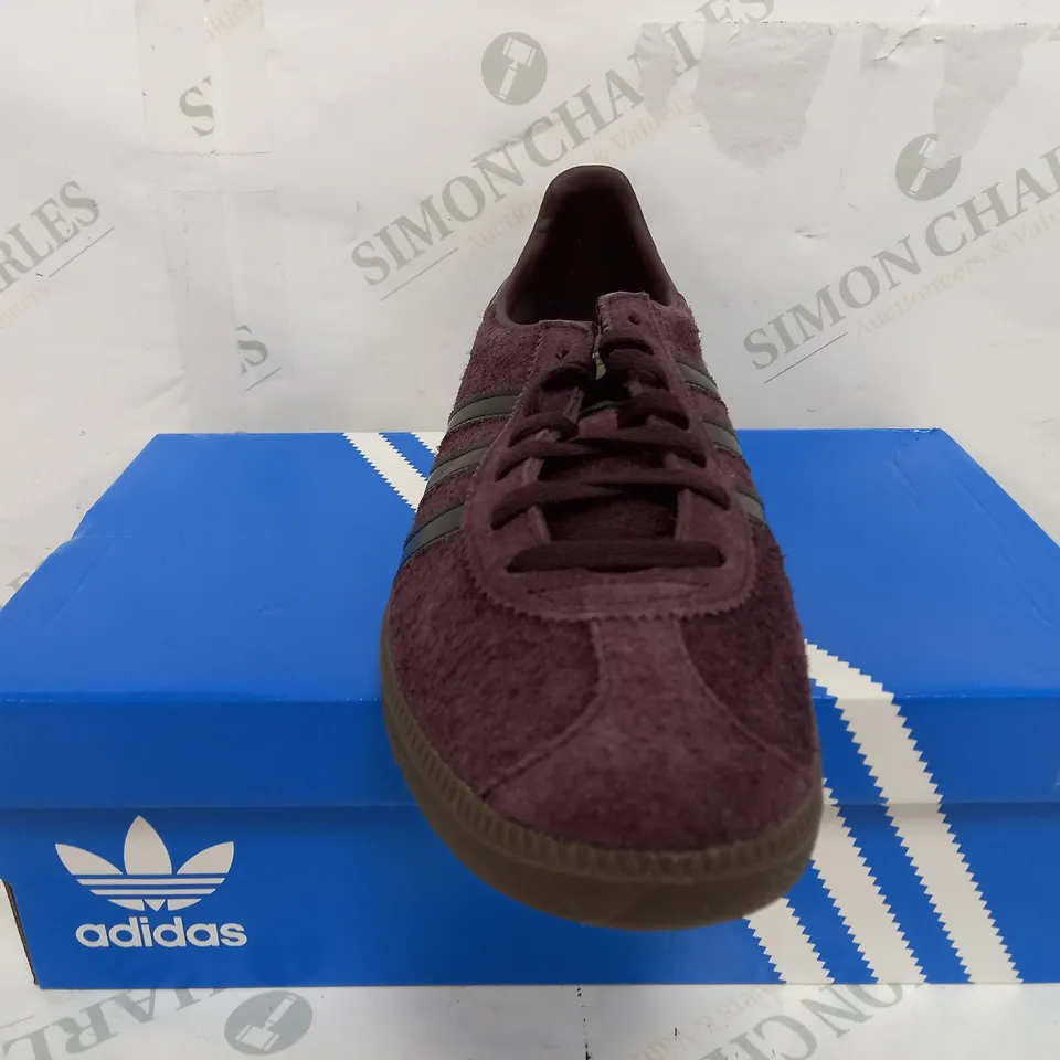 BOXED PAIR OF ADIDAS BEAVER TRAINERS IN PURPLE - UK 9 1/2