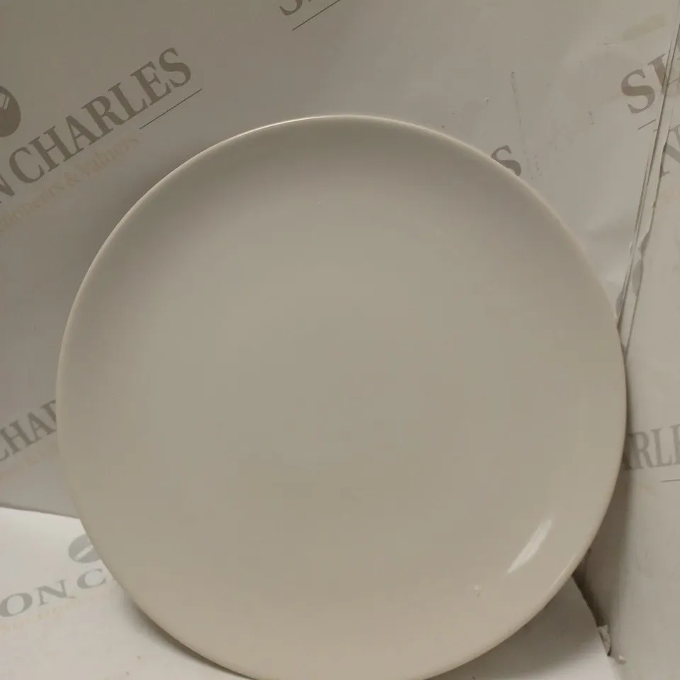 BRAND NEW BOXED CESIRO 12 PIECE DINNERWARE TO INCLUDE LARGE PLATES SAMLL PLATES AND BOWLS / COLLECTION ONLY 