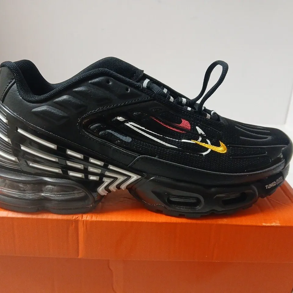 NIKE AIR MAX PLUS III SNEAKERS – BLACK/SILVER, UK 7.5 (MEN'S) – BOXED