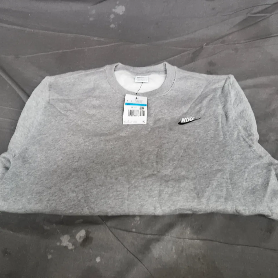 NIKE GREY CREWNECK SWEATSHIRT – MEN'S, SIZE M