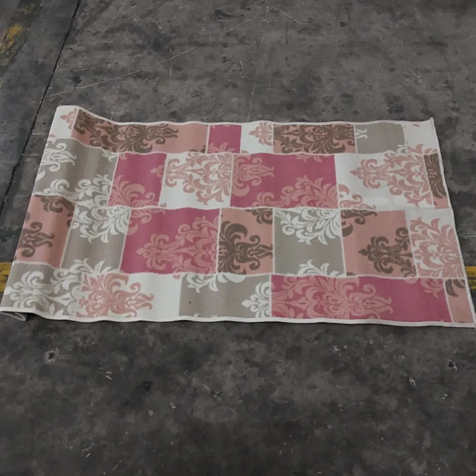 SPLENDID PINK MAT/RUG // SIZE: 80 X 150 cm