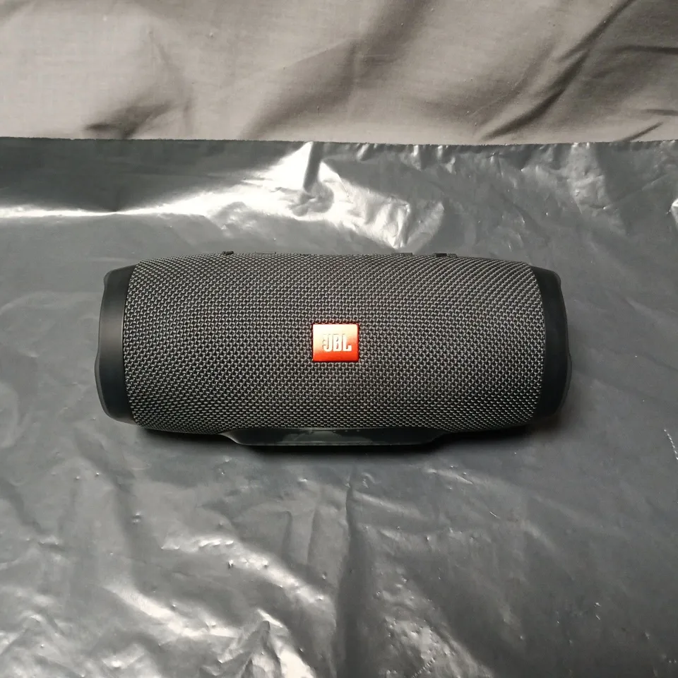 JBL PORTABLE BLUETOOTH SPEAKER – BLACK FABRIC. NO ACCESSORIES