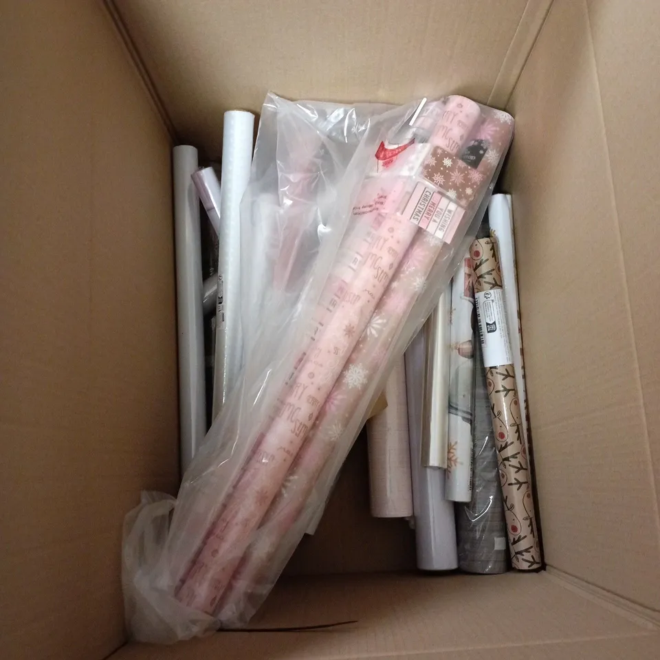 BOX OF APPROXIMATELY 18 ASSORTED WRAPPING/WALL PAPERS OF VARIOUS SIZES, STYLES AND DESIGNS INCLUDING XMAS