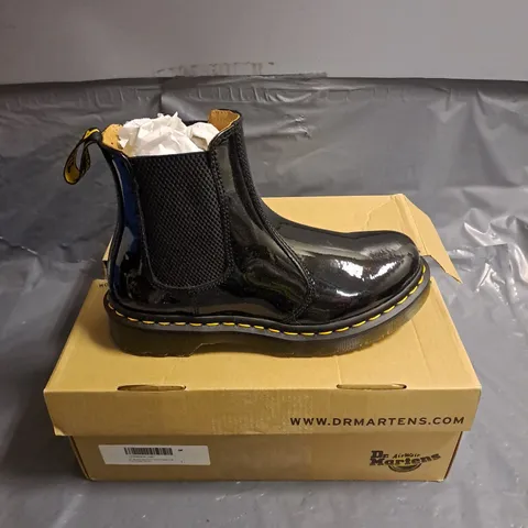 BOXED PAIR OF DR MARTENS PATENT LAMPER BOOTS IN BLACK SIZE UK 4