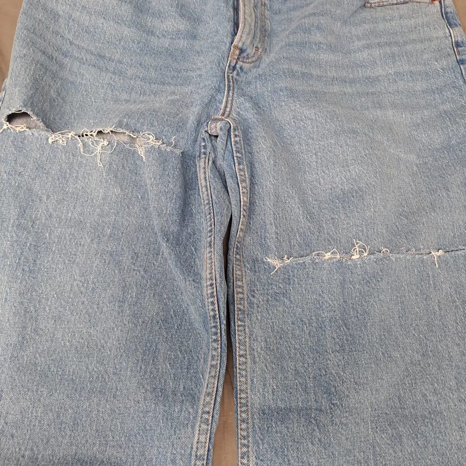 ABERCROMBIE & FITCH THE 90S RELAXED HIGH RISE RIPPED JEANS IN BLUE SIZE 34/18R