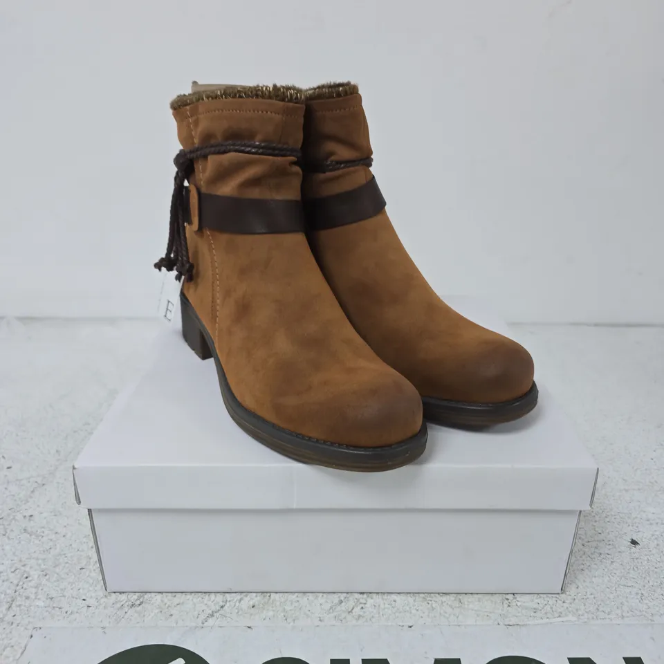 SHOES BY EMMA STOCKHOLM CAMEL BOOTS – 8