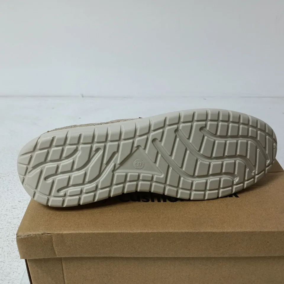 LIFESTYLE CUSHION WALK RUTH TRAINERS BEIGE SIZE 8 BOXED