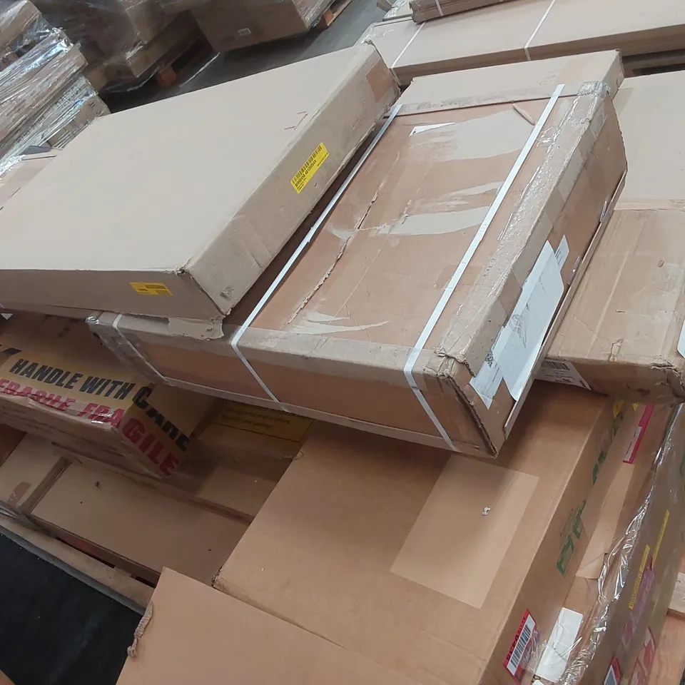 PALLET CONTAINING A LARGE ASSORTMENT OF FURNITURE PARTS ECT