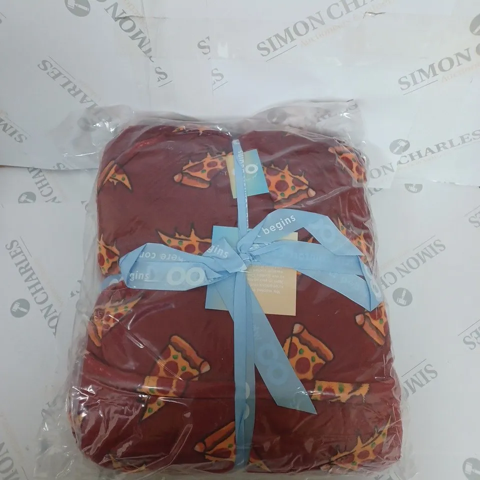 OODIE OVERSIZED WEARABLE BLANKET - PIZZA PATTERN 