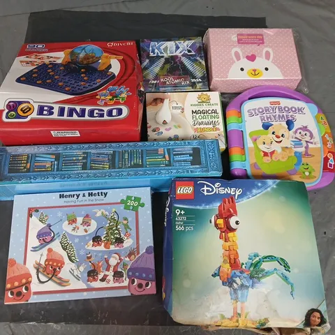 LOT OF 11 ASSORTED TOYS AND GAMES TO INCLUDE BINGO, LEGO DISNEY HEY HEY AND KIX SET
