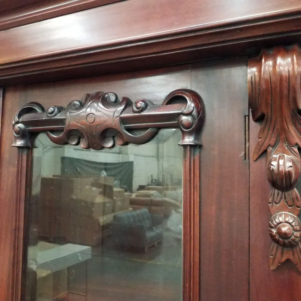 VICTORIAN MAHOGANY VENEER PART GLAZED LOCKABLE BOOKCASE WITH CUPBOARD