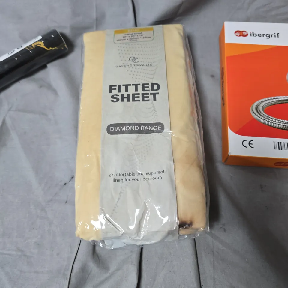 BOX OF ASSORTED HOUSEHOLD ITEMS INCLUDING IBERGRIF SHOWER HOSE (BOXED) AND DIAMOND RANGE FITTED SHEET 
