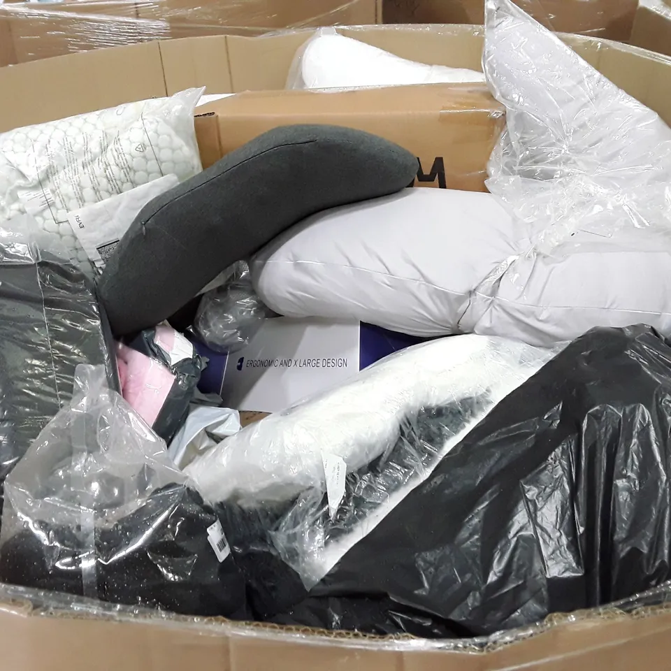 PALLET CONTAINING ASSORTED PILLOWS & CUSHIONS INCLUDING INFINITY PILLOW, MEMORY FOAM SEAT CUSHION, PET BED, KNEE CUSHION, CERVICAL PILLOW