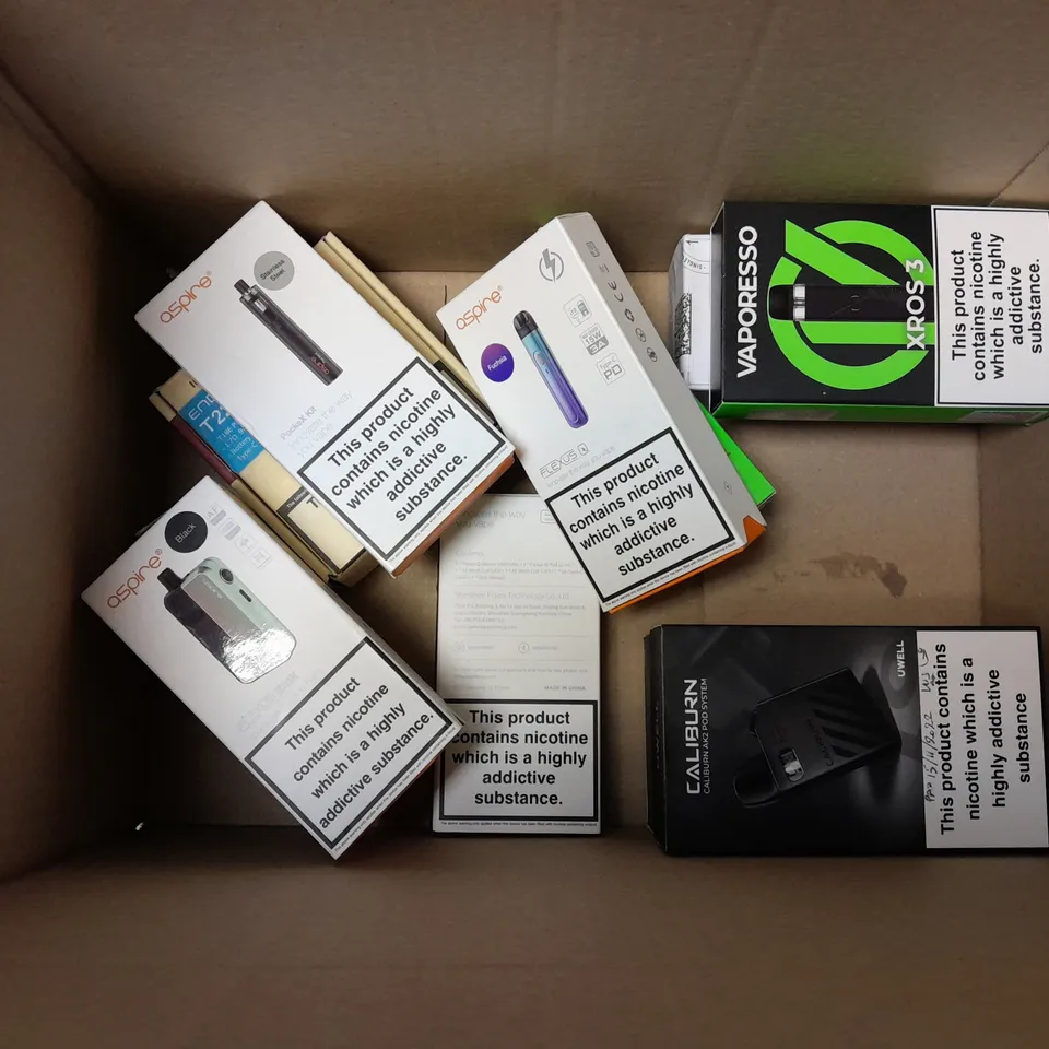 APPROXIMATELY 10 ASSORTED E-CIGS & VAPES TO INCLUDE VPORESSO XROS 3, CALIBURN AK2, ASPIRE POCKEX KIT, ETC