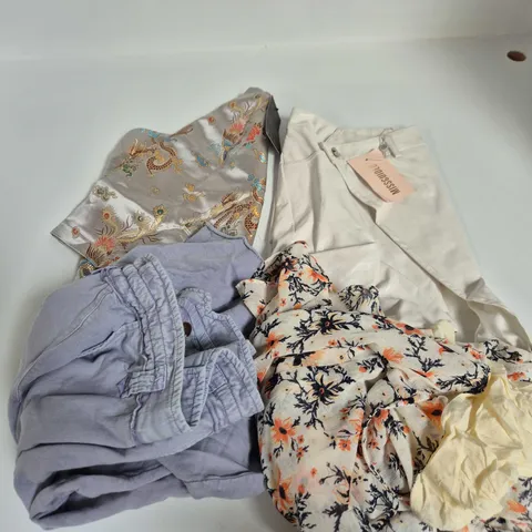 APPROXIMATELY 90 ASSORTED WOMENS SKIRTS CLOTHING ITEMS IN VARIOUS SIZES, STYLES & COLOURS TO INCLUDE BRANDS SUCH AS MISSGUIDED, TOPSHOP, FREE PEOPLE, ETC - COLLECTION ONL