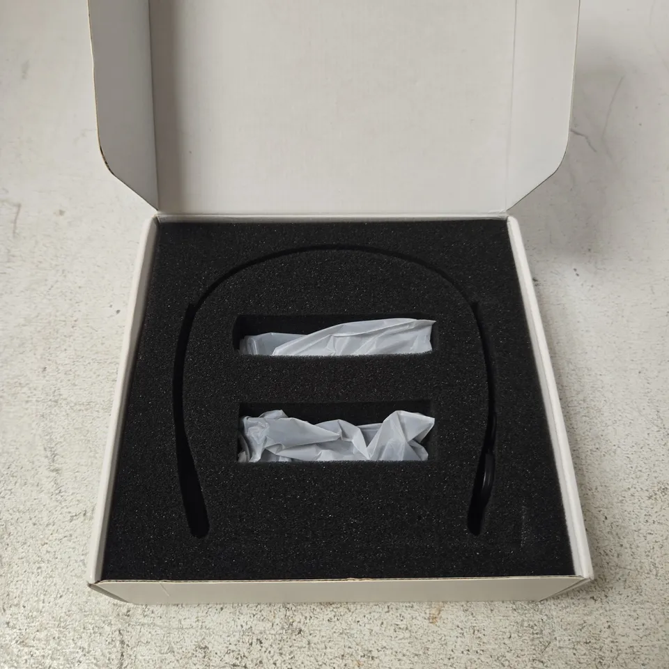 BOXED WEARABLE LIGHTWEIGHT CAMERA