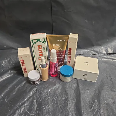 APPROXIMATEY 20 ASSORTED HEALTH AND BEAUTY PRODUCTS TO INCLUDE - BEAUTY OF JOSEON RADIANCE CLEANSING BALM - SEOL 1988 EYE CREAM - CHRISTOPHE ROBIN SCRUB - ETC
