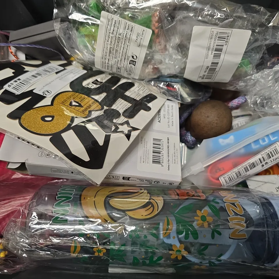 APPROXIMATELY 9 ASSORTED ITEMS TO INCLUDE - GAME ON PAPER PLATES , HOT WHEELS DRIFT N BREAK , BETTER TOGETHER ETC