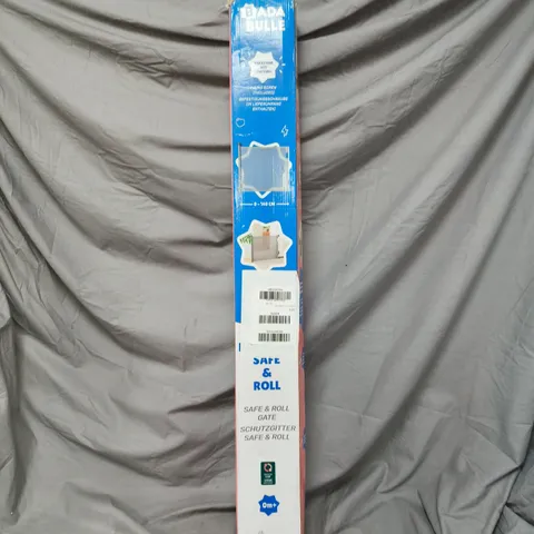 BOXED MOMCOZY RETRACTABLE BABY GATE 