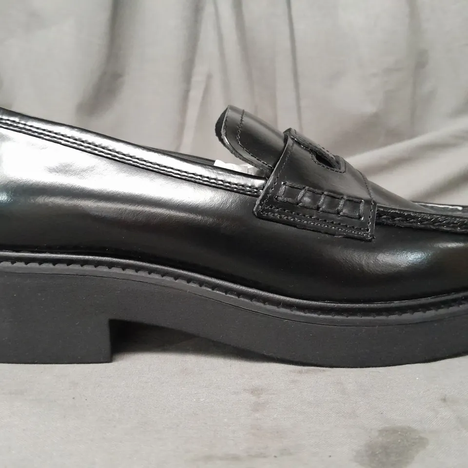BOXED PAIR OF SHOES & OTHER STORIES LOAFERS IN BLACK EU SIZE 39
