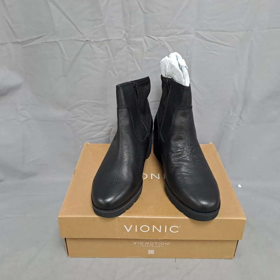 VIONIC WOMEN'S BLACK LEATHER ANKLE BOOTS – CHELSEA-STYLE WITH WEDGE SOLE, SIZE 6