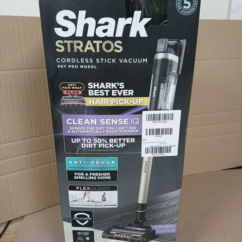 BOXED SHARK STRATOS CORDLESS STICK VACUUM CLEANER WITH ANTI HAIR-WRAP POWERFINS TECHNOLOGY AND FLEXOLOGY