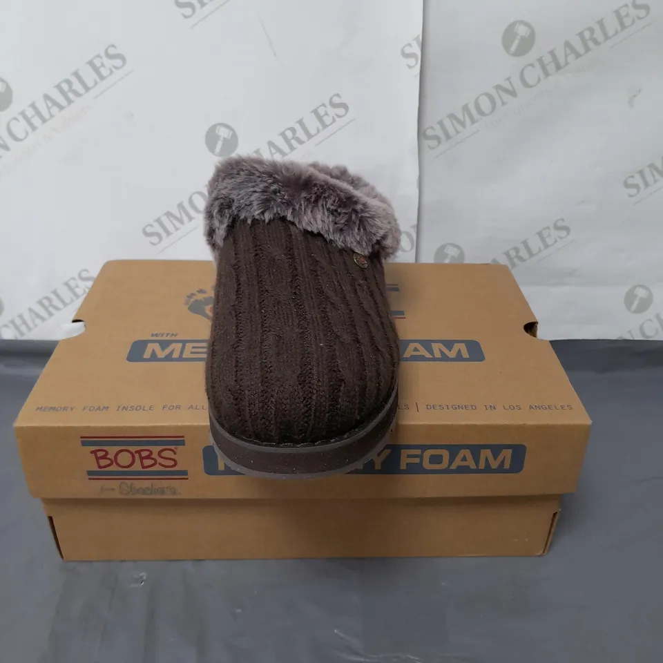 BOB'S FOR SKECHERS SLIPPERS BROWN SIZE 4