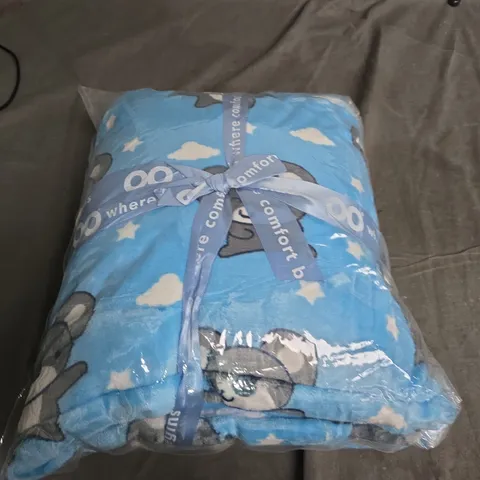 OODIE OVERSIZED HOODED BLANKET