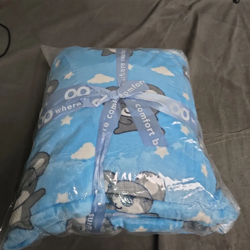 OODIE OVERSIZED HOODED BLANKET 