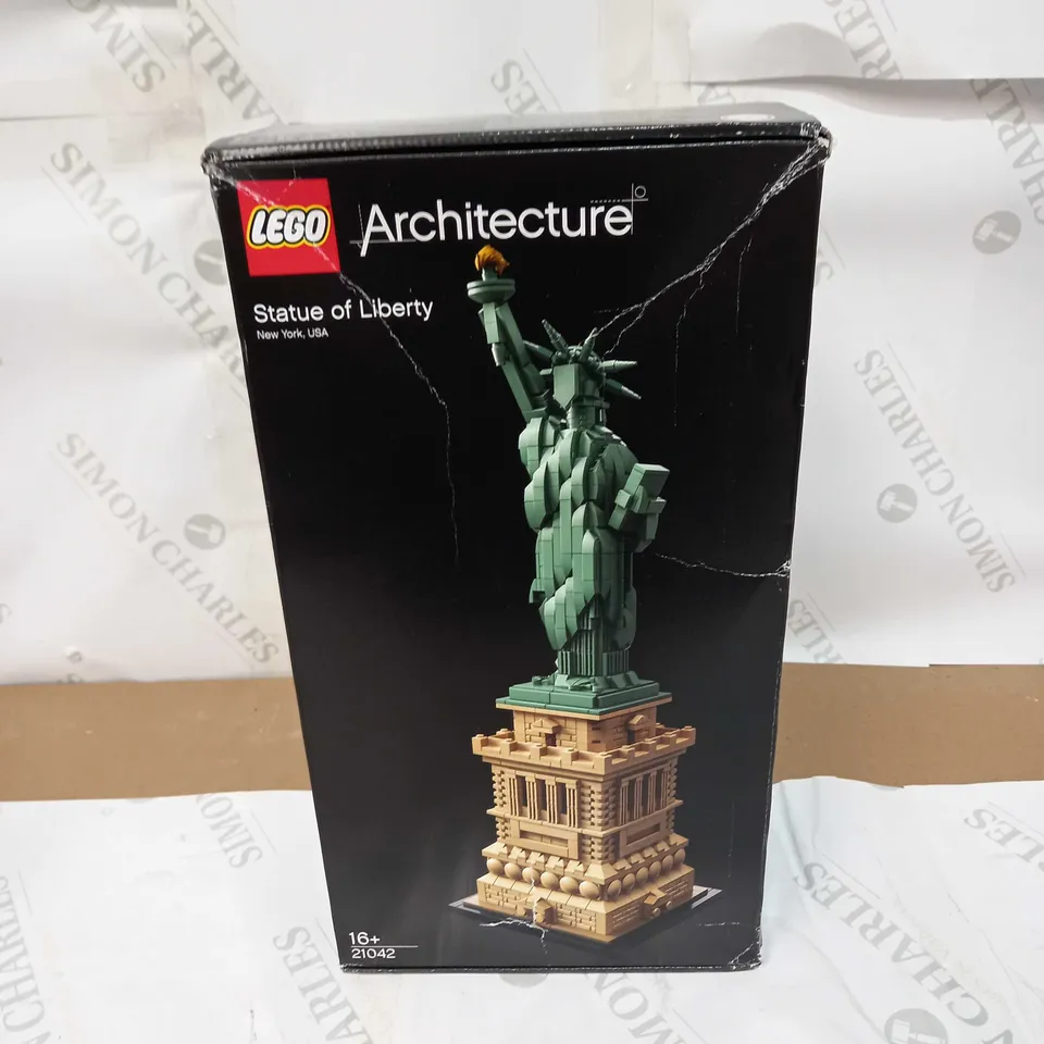LEGO ARCHITECTURE EMPIRE STATE BUILDING (SET 21042) RRP £114.99