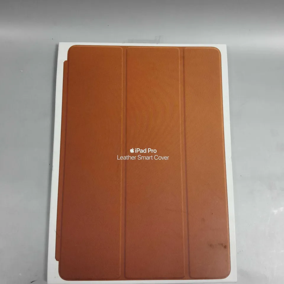 BOXED APPLE IPAD PRO LEATHER SMART COVER - 10.5" 