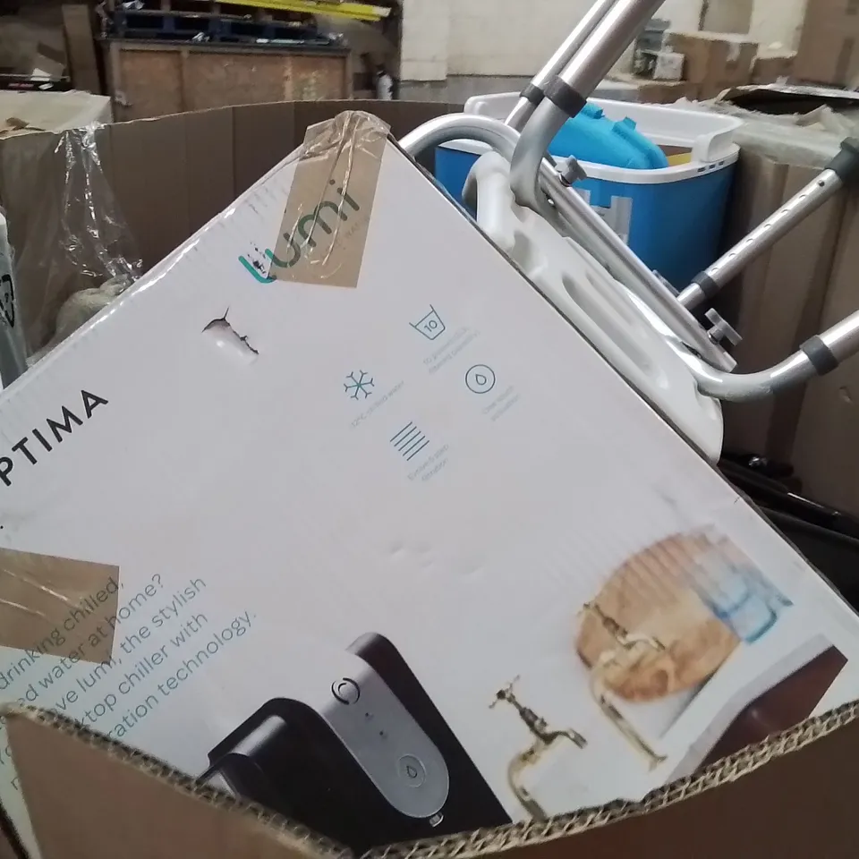 PALLET OF ASSORTED HOUSEHOLD GOODS AND PRODUCTS TO INCLUDE;COUNTERTOP WATER UNIT,COOLER BOX,SUN LOUNGER,CLOTHES AIRER