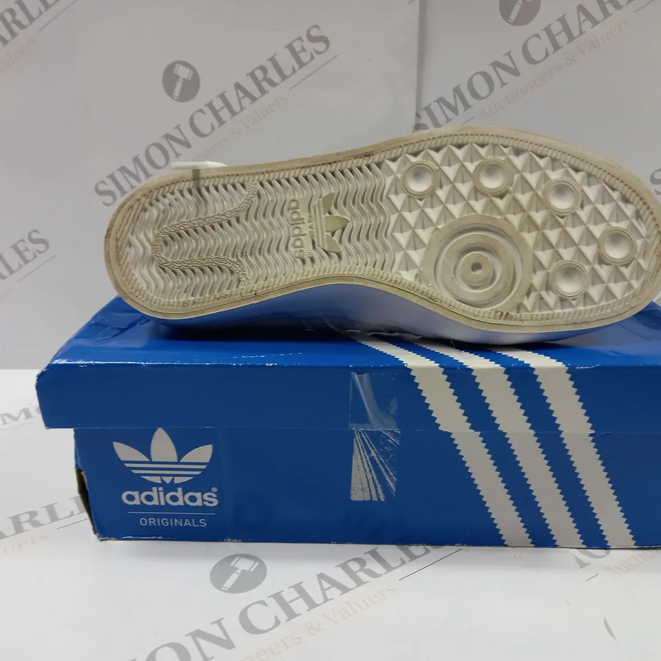 BOXED PAIR OF ADIDAS ORIGINALS B96300 NIZZA TRAINERS UK SIZE 3 
