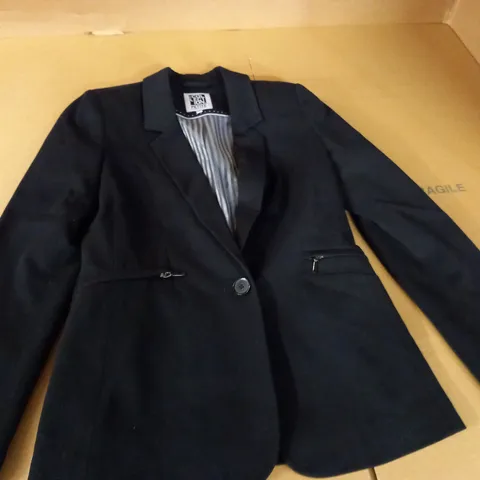 COLLECTION PETITE BLACK BLAZER - UK 6