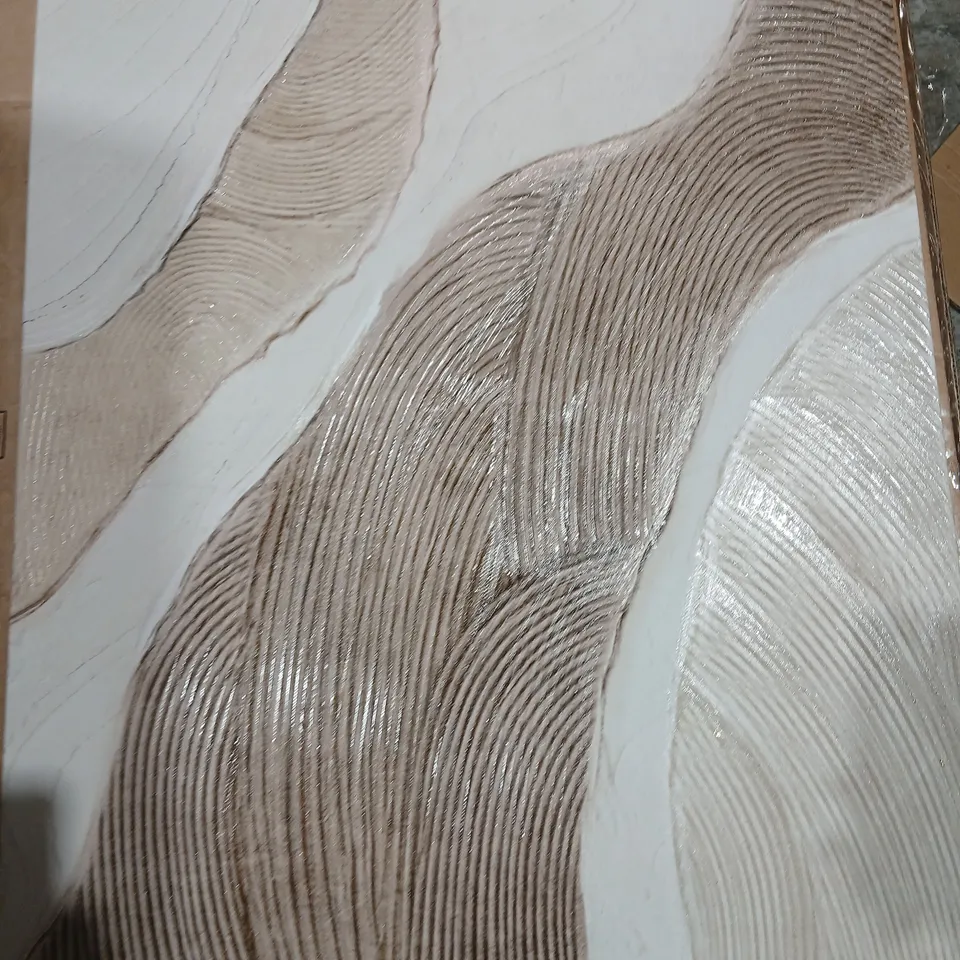 PRINTED CANVAS WITH RAKED GEL