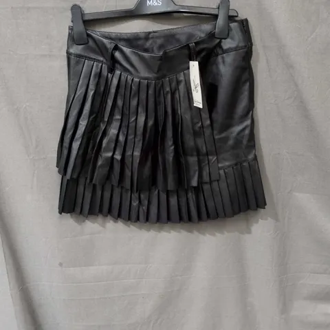 NEW COLLECTION BLACK LEATHER-EFFECT PLEATED MINI SKIRT - MADE IN ITALY, UK 18-20