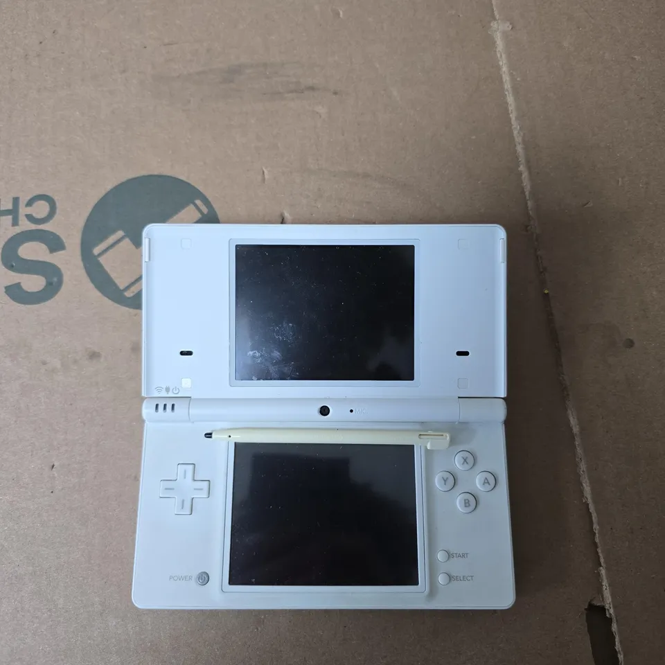 NINTENDO DS I HANDHELD CONSOLE – WHITE, WITH STYLUS