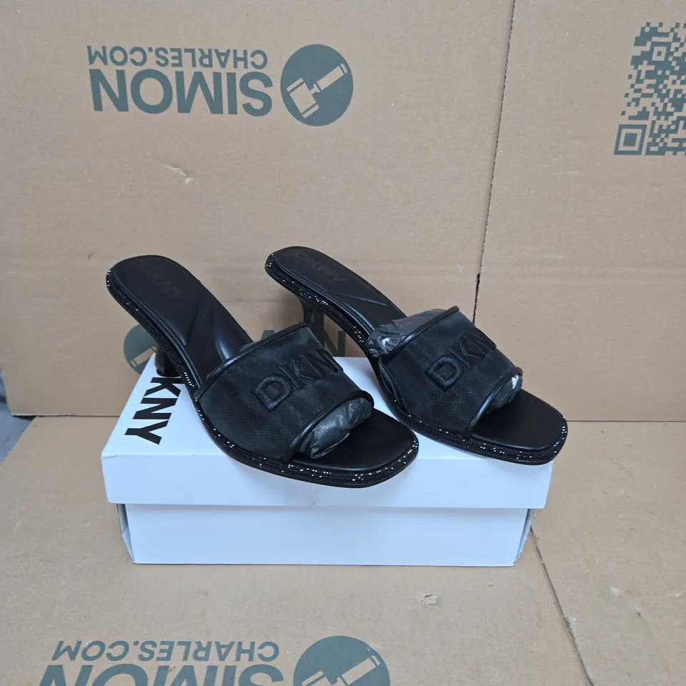 DKNY RADCLIFF SANDAL MULE – UK 7.5 (US 10), BLACK