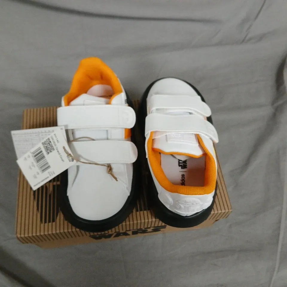 BOXED ADIDAS DROIDS GRAND COURT CF I KIDS' SHOES - STAR WARS EDITION IN WHITE/ORANGE - UK 8.5K 