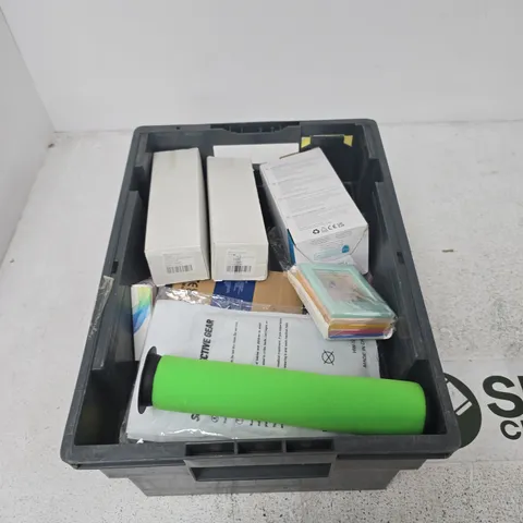 TOTE OF APPROXIMATELY 12 ASSORTED ITEMS TO INCLUDE: PLASTERBOARD PLUGS AND SCREWS