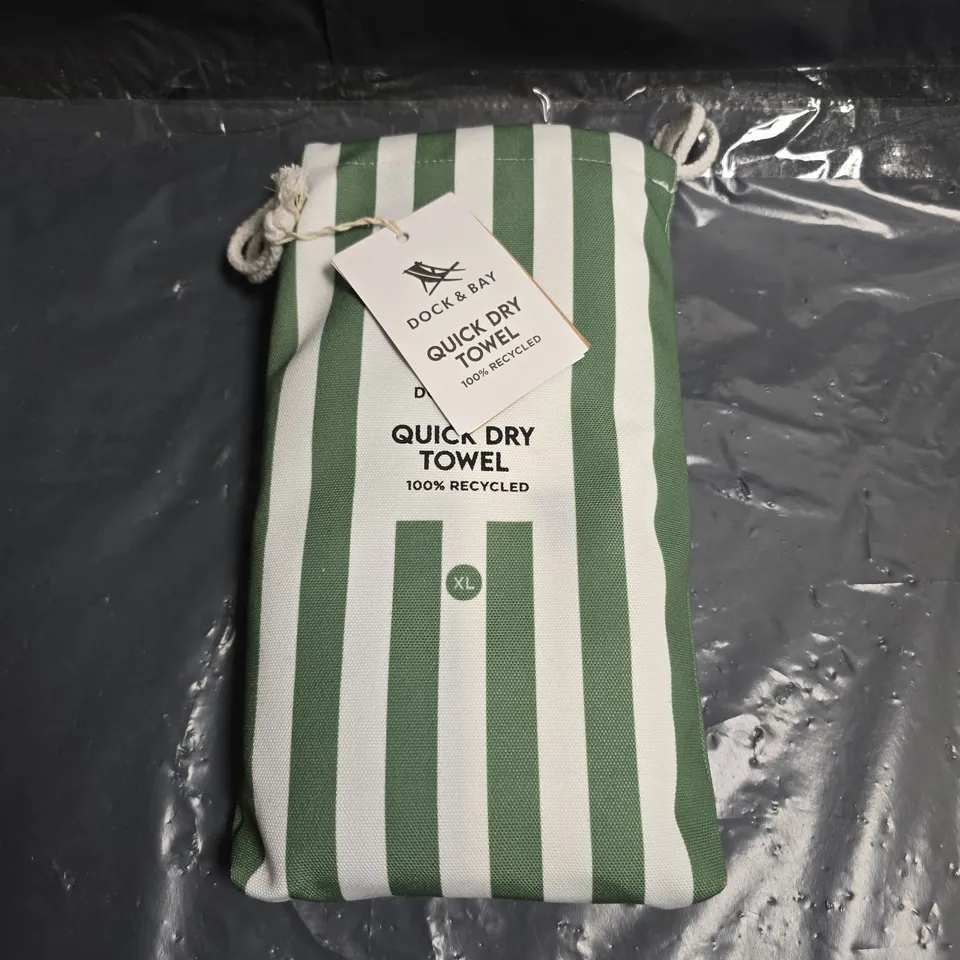DOCK & BAY QUICK DRY TOWEL XL – GREEN & WHITE STRIPED