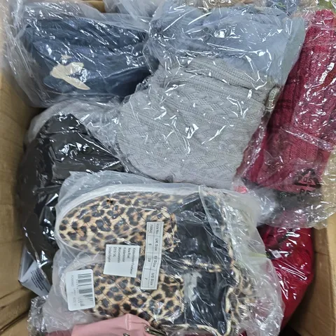 APPROXIMATELY 10 ASSORTED WOMENS CLOTHING PRODUCTS TO INCLUDE JUMPERS, SHOES, T SHIRTS ETC