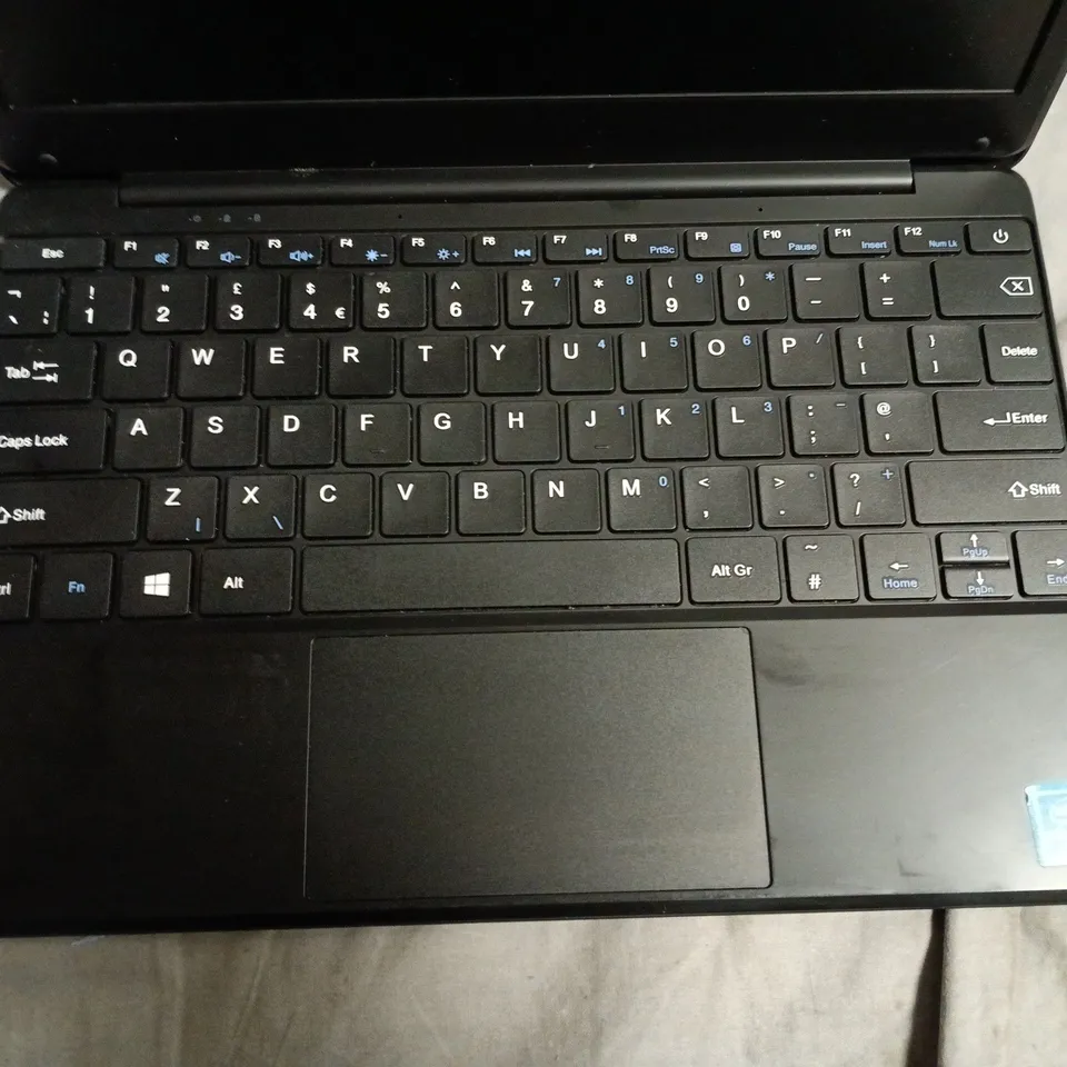 UNBOXED GEO BOOK 1E IN BLACK 