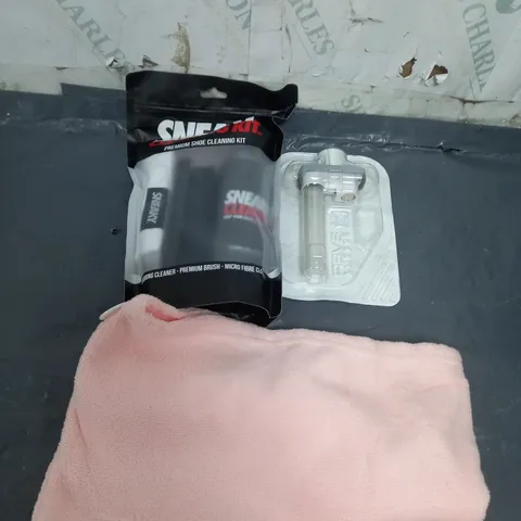 APPROXIMATELY 10 ASSORTED HOUSEHOLD ITEMS TOO INCLUDE CLEANING KITS , ETC