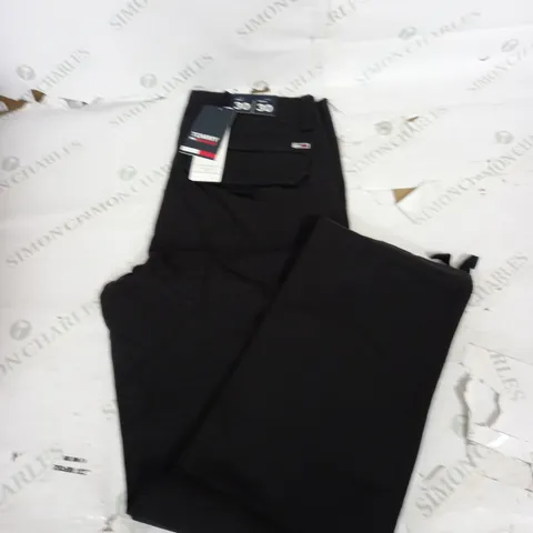 TOMMY JEANS BLACK CARGO PANTS RELAXE 30/30